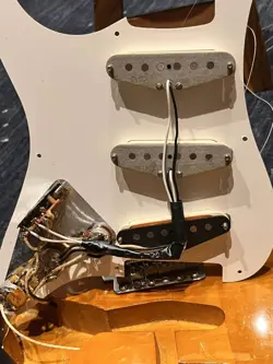FENDER ST57 STRATOCASTER