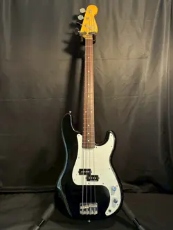 FENDER JAPAN PB-43 BASS GUITAR