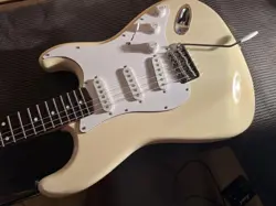 FENDER JAPAN SQUIER
