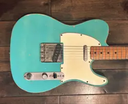FENDER 1976 VINTAGE