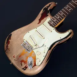 SIGNATURE STRATOCASTER RELIC
