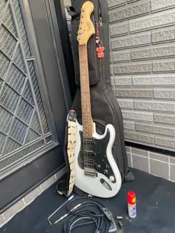 GUITAR FENDER SQUIRER