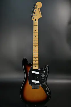 FENDER PLAYER II MUSTANG 3-COLOR SUNBURST MAPLE