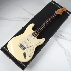 FENDER CLASSIC SERIES 70S STRATOCASTER ELECTRIC GUITAR MADE IN MEXICO USED