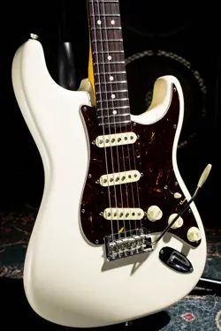 FENDER AMERICAN PROFESSIONAL II STRATOCASTER RW 2023