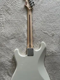 CUSTOM FENDER SQUIER