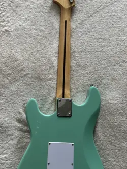 FENDER STRATOCASTER STYLE