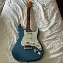 ELECTRIC GUITAR FENDER CUSTOM SHOP 1962 STRATOCASTER 2011 RELIC LAKE PLACID BLUE