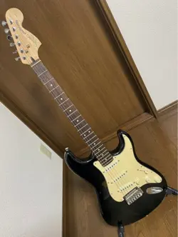 BY SQUIRER STRATOCASTER