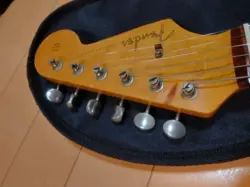 GUITAR SUNBURST USED