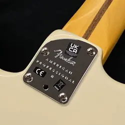 FENDER AMERICAN PROFESSIONAL II STRATOCASTER ROSEWOOD FINGERBOARD OLYMPIC WHIT