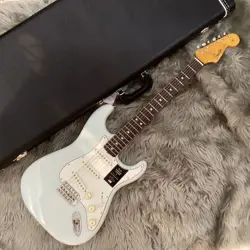 1965 STRATOCASTER ROUND-LAM