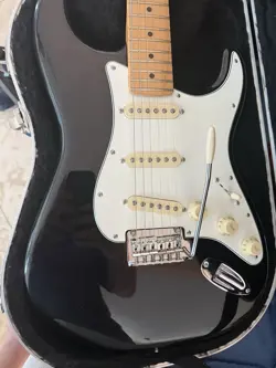 STRATOCASTER MAPLE FRETBOARD