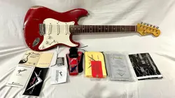 ELECTIC GUITAR FENDER CUSTOM SHOP STRATOCASTER RELIC RED