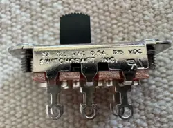 FENDER � JAGUAR/JAZZMASTER SLIDE SWITCH, DPDT, BLACK, VINTAGE SWITCHCRAFT� - NOS