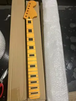 YELLOW BIG-HEAD GUITAR