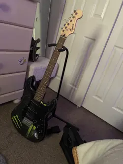 MONSTER ELECTRIC GUITAR SQUIER BY FENDER