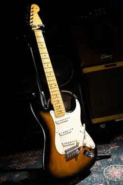 JOHNSON STRATOCASTER 2006
