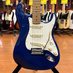 PROFESSIONAL STRATOCASTER R236