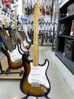 LIMITED TIME FENDER JAPAN ELECTRIC GUITAR ST54-80AM