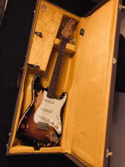 FENDER STRATOCASTER MIKE