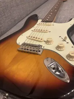STRATOCASTER SAFE