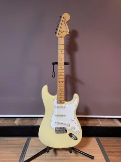 FENDER VINTERA II 70S STRATOCASTER SAFE PACKING!