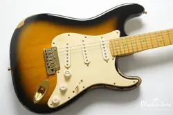 FENDER50TH ANNIVERSARY AMERICAN DELUXE STRATOCASTER - 2-COLOR SUNBURST USED