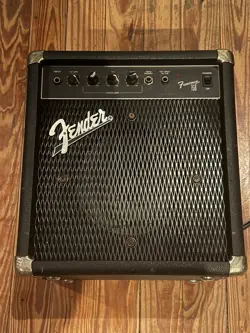 FENDER FRONTMAN 15B GUITAR AMPLIFIER