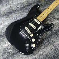 FENDER LIMITED PLAYER II STRATOCASTER BLACK