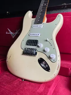 FENDER CUSTOM SHOP CUSTOM DELUXE HSS S-1 STRATOCASTER, RELIC - VINTAGE WHITE