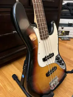 ELECTRIC BASS GUITAR-