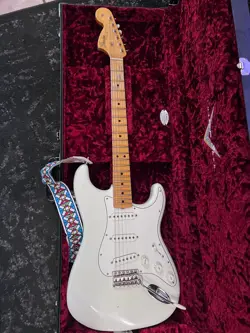 JOURNEYMAN RELIC STRATOCASTER