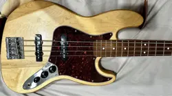 4-STRING ELECTRIC MUSICAL