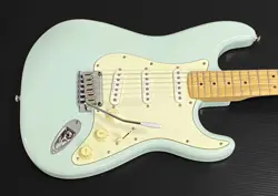 SQUIER BY FENDER DELUXE STRATOCASTER DAPHNE BLUE