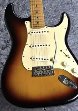 FENDER HIGHWAY ONE STRATOCASTER MN/2TONE SUNBURST USED ELECTRIC GUITAR