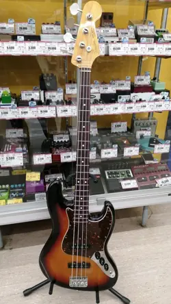 FENDER JAPAN JAZZ BASS (NO250701)