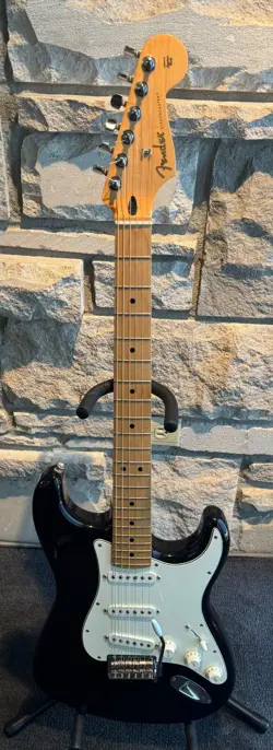 2020 FENDER STANDARD STRATOCASTER - VERY GOOD CONDITION