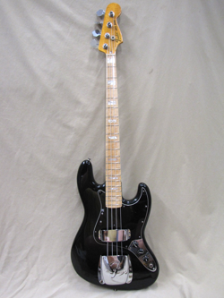 JAZZ BASS GUITAR............BLACK