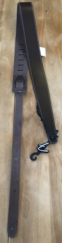 NEW FENDER ESSENTIALS LEATHER ADJUSTABLE GUITAR STRAP - 2