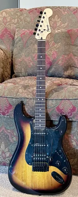 FENDER  STRATOCASTER HSS SUNBURST
