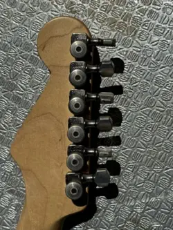 STRATOCASTER UPGRADED IN