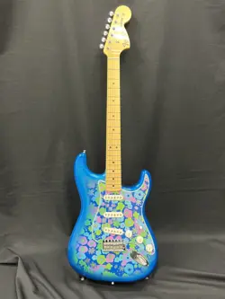 LIMITED STRATOCASTER® BLUE