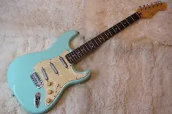 2015 SQUIER BY FENDER VINTAGE MODIFIED SURF STRATOCASTER GREEN