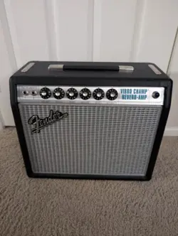 FENDER 68 CUSTOM VIBRO CHAMP REVERB AMPLIFIER