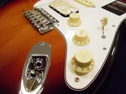 FENDER AMERICAN PERFORMER STRATOCASTER HSS ROSEWOOD FINGERBOARD 3 COLOR SUNBUR