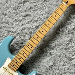 STRATOCASTER AQUATONE BLUE