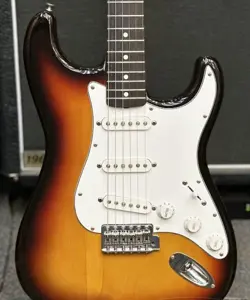 FENDER JAPAN ST62-53 USED 1993-1994 BASSWOOD BODY 3 TONE SUNBURST W/SOFT CASE