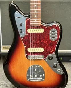 FENDER VINTERA '60S JAGUAR USED ALDER BODY -3-COLOR SUNBURST W/SOFT CASE