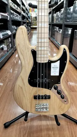 USED ASHBODY MAPLENECK